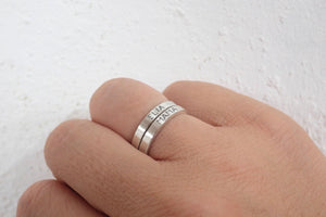 Anillo de plata mini con nombre gabado