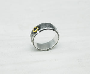 Anillo de plata y oro de 18 kt con diamante negro