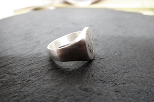 Anillo Sello con corazón grabado