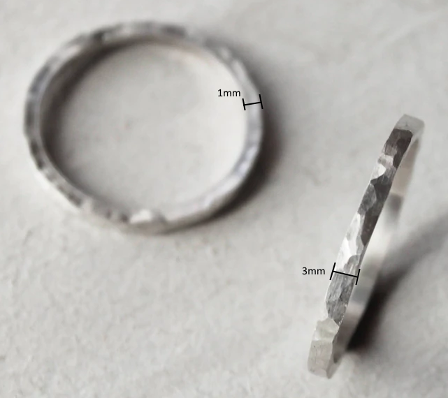 anillos de boda, con martilleado (Jorge)